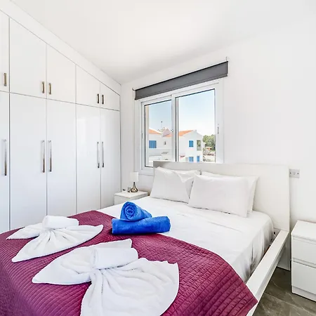 Front Aqua Marina By Ezoria וילה *