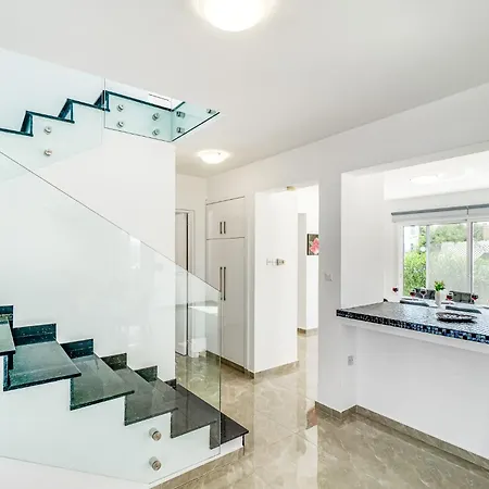 Front Aqua Marina By Ezoria וילה *