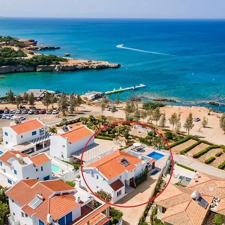 Front Aqua Marina By Ezoria Villa Paralímni