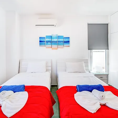 Villa Front Aqua Marina By Ezoria