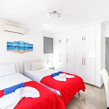 Villa Front Aqua Marina By Ezoria Paralimni