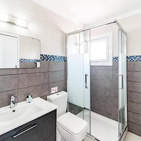 Front Aqua Marina By Ezoria Villa *