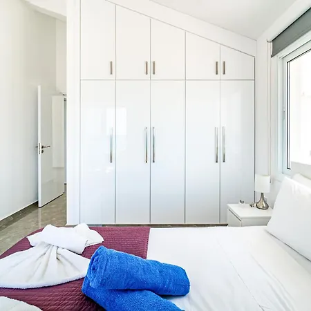 Villa Front Aqua Marina By Ezoria Paralimni