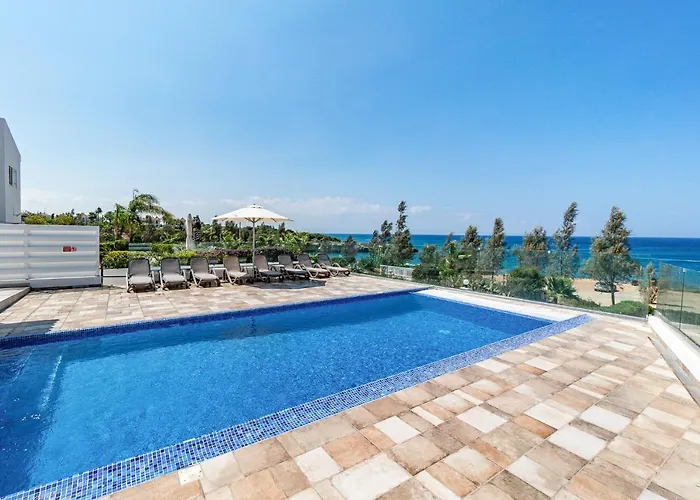 Villa Front Aqua Marina By Ezoria *