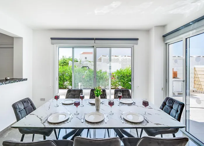 Front Aqua Marina By Ezoria Vila *