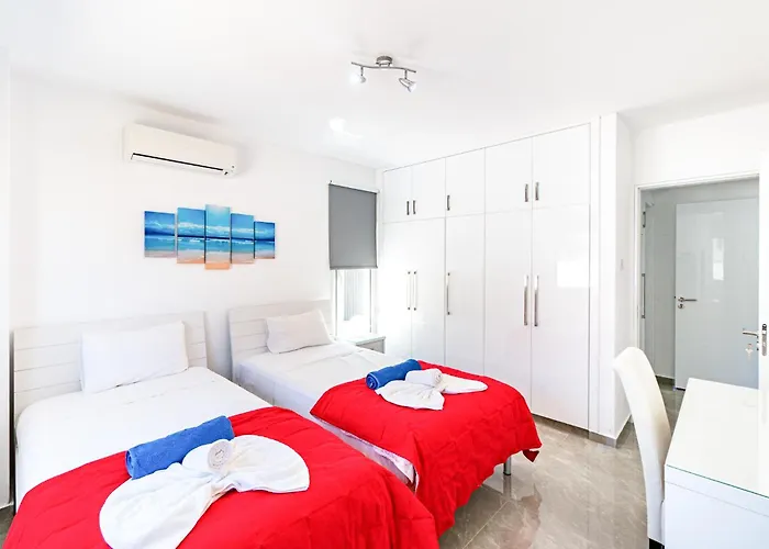 Vila Front Aqua Marina By Ezoria Paralimni